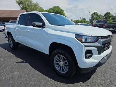 Used 2024 Chevrolet Colorado LT w/ LT Convenience Package II RWD image 18
