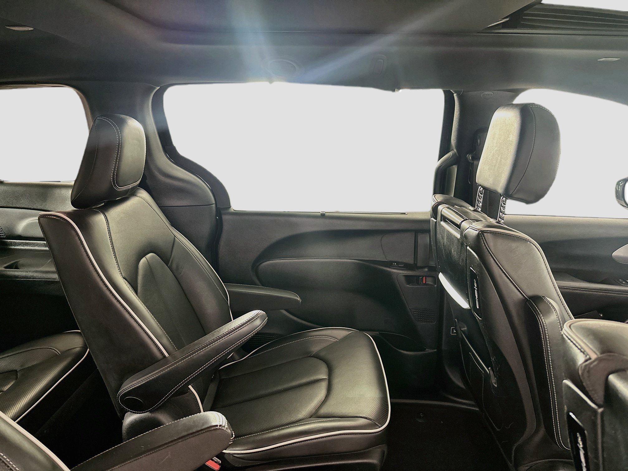 Used 2020 Chrysler Pacifica Limited w/ Advanced Safetytec Group FWD image 28