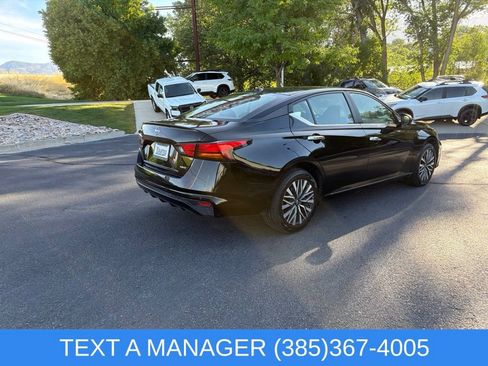 Used 2025 Nissan Altima 2.5 SV AWD/4WD image 3