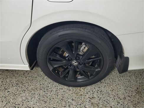 Used 2023 Honda Odyssey Sport image 9