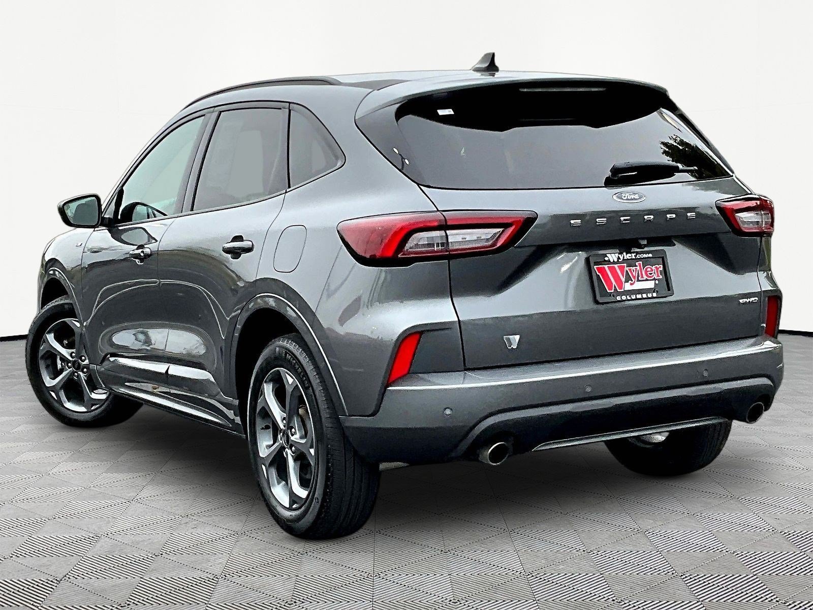 Used 2024 Ford Escape ST-Line w/ Tech Pack #1 AWD/4WD image 4