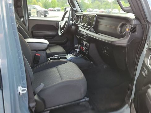 Used 2026 Jeep Gladiator Mojave AWD/4WD image 10