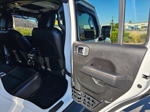 Used 2022 Jeep Gladiator Overland AWD/4WD image 33