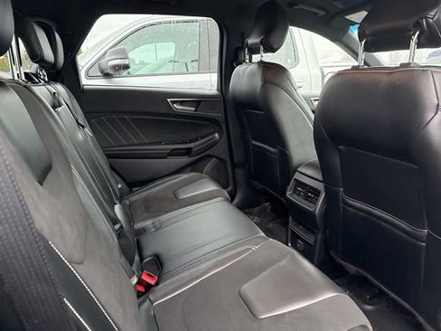 Used 2019 Ford Edge ST image 17