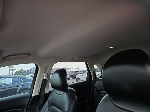 Used 2017 Ford Edge SEL w/ Equipment Group 201A FWD image 21