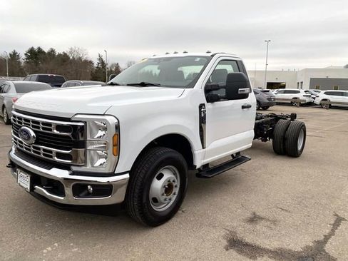 Used 2024 Ford F350 XL w/ XL Chrome Package image 7