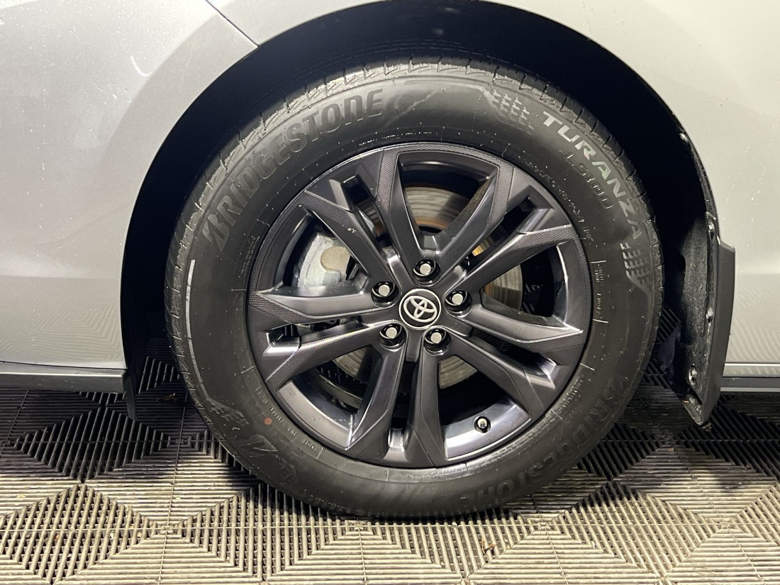 Used 2025 Toyota Sienna XSE w/ XSE Plus Package AWD/4WD image 12