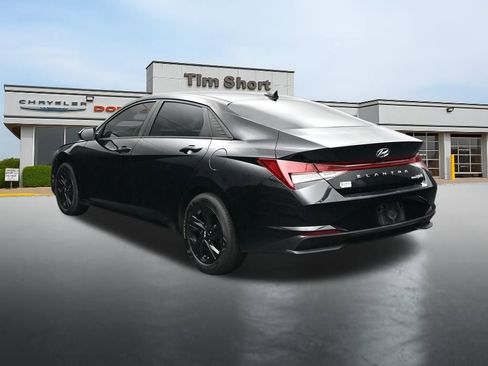 Used 2023 Hyundai Elantra Blue FWD image 3