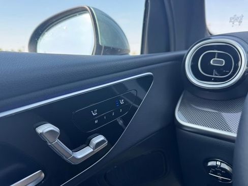 New 2025 Mercedes-Benz GLC 300 image 35