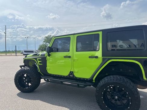 Used 2013 Jeep Wrangler Unlimited Sport AWD/4WD image 33