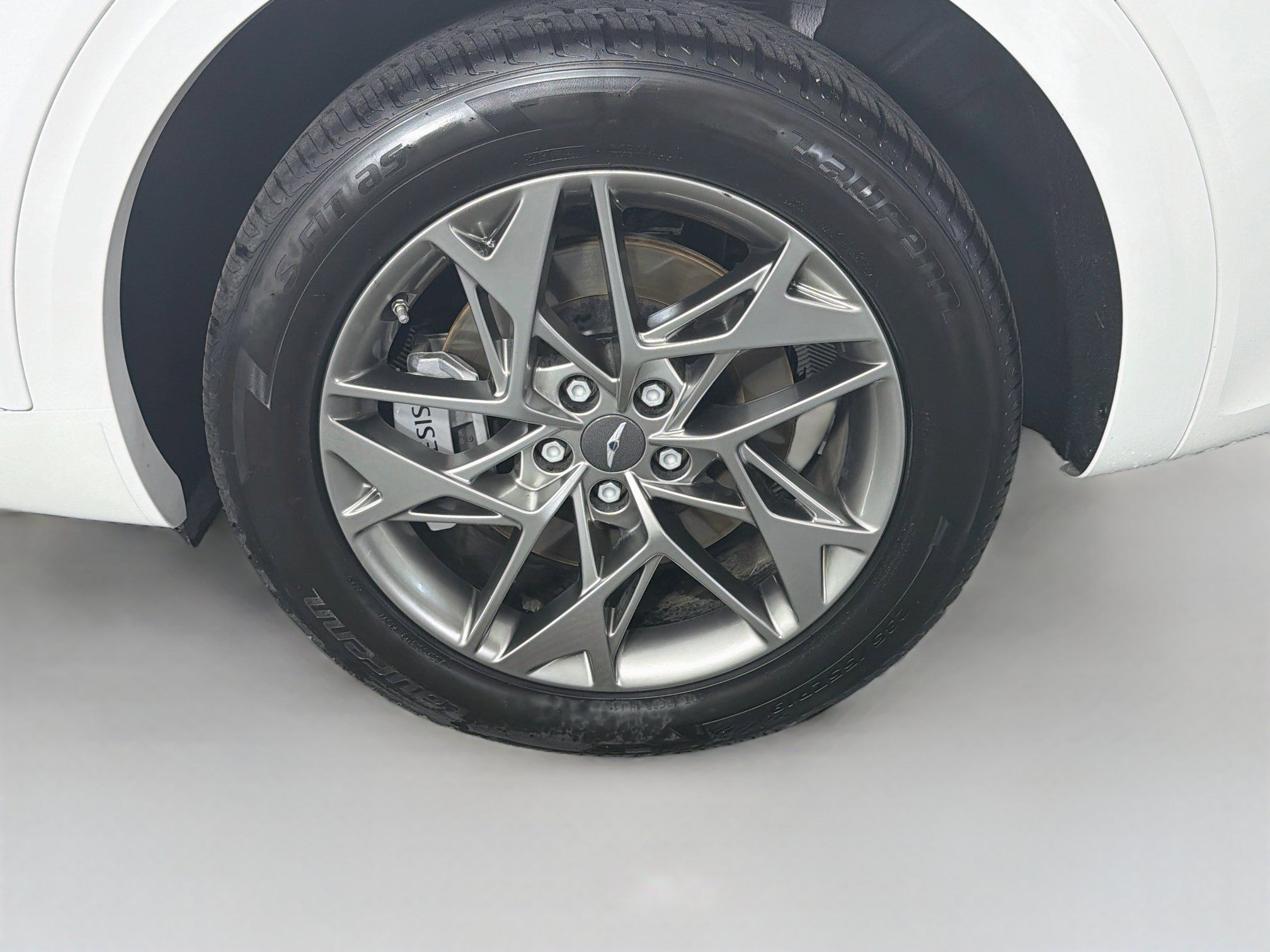 Used 2025 Genesis GV70 2.5T AWD/4WD image 11
