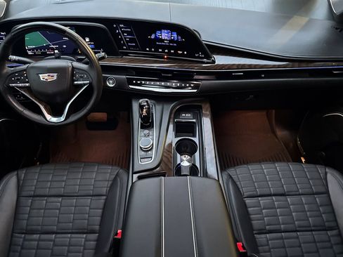 Certified 2024 Cadillac Escalade Premium Luxury Platinum w/ Heavy-Duty Trailer Package image 15