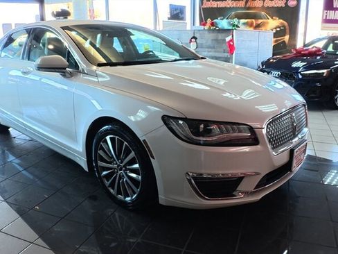 Used 2020 Lincoln MKZ w/ Convenience Package image 4