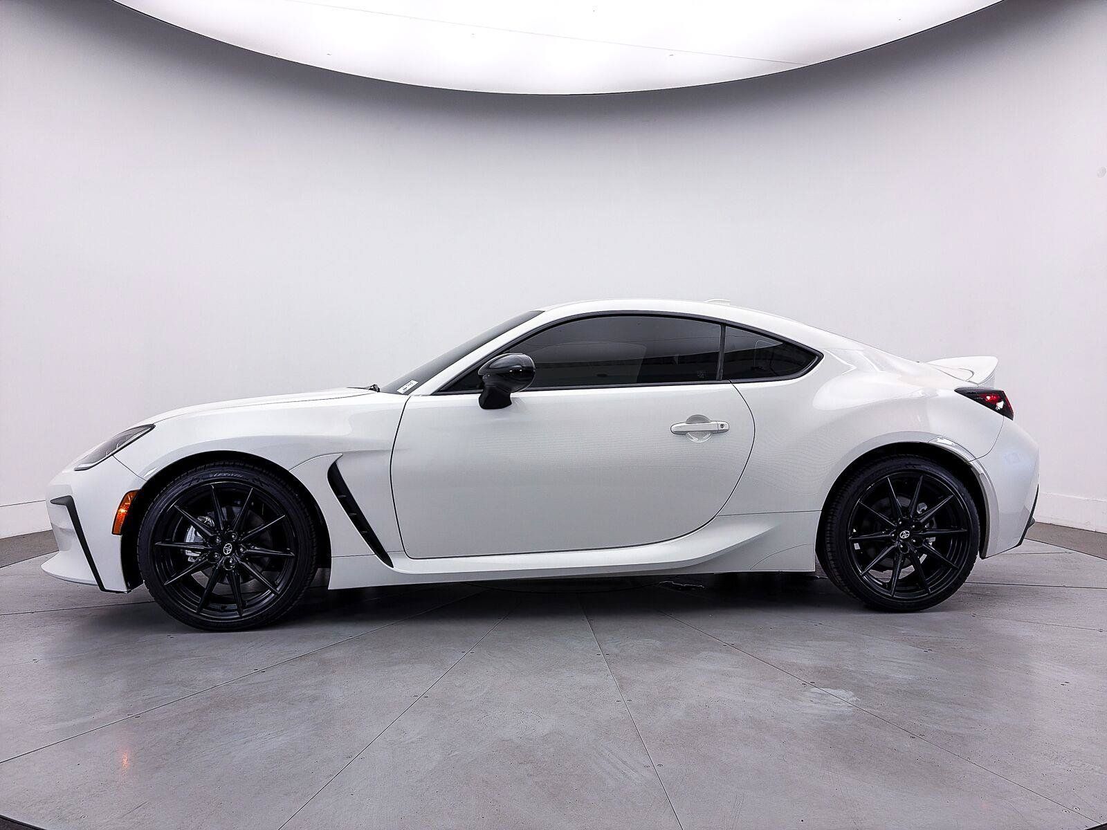 Used 2024 Toyota GR86 Premium RWD image 34