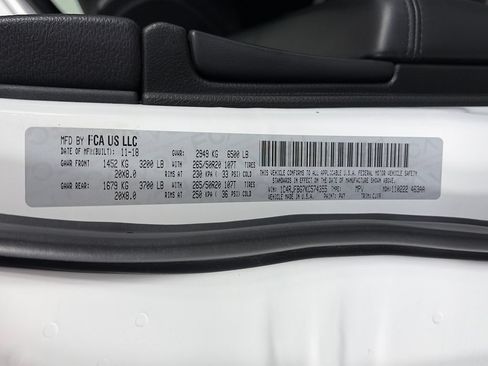 Used 2019 Jeep Grand Cherokee Limited w/ Trailer Tow Group IV AWD/4WD image 9