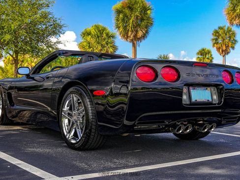 Used 1998 Chevrolet Corvette Convertible w/ Memory Pkg RWD image 6