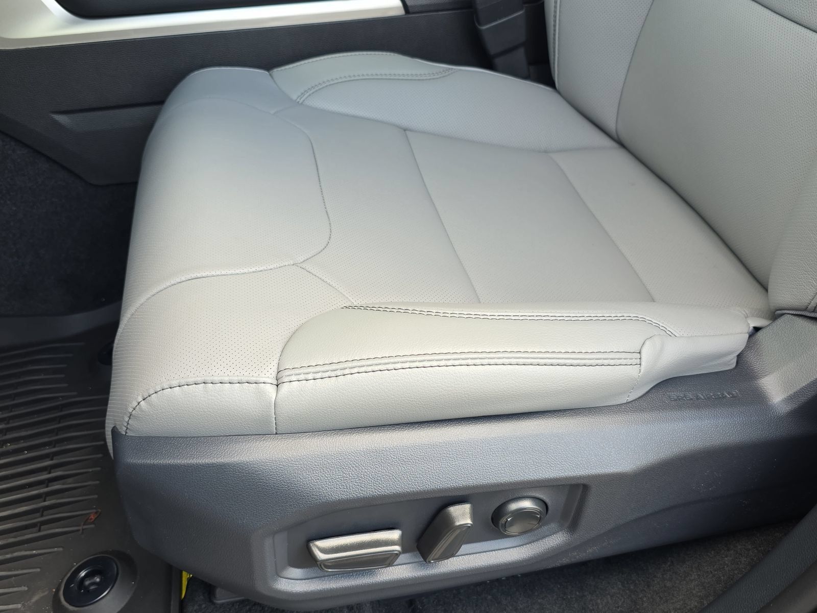 New 2026 Toyota Tundra 4x4 CrewMax Hybrid image 25