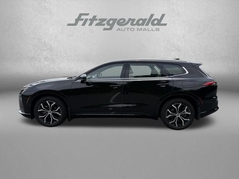 Used 2025 Toyota Crown Signia AWD/4WD image 5