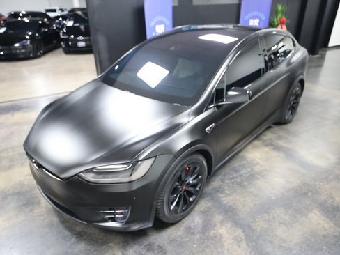 Used 2016 Tesla Model X Performance image 8