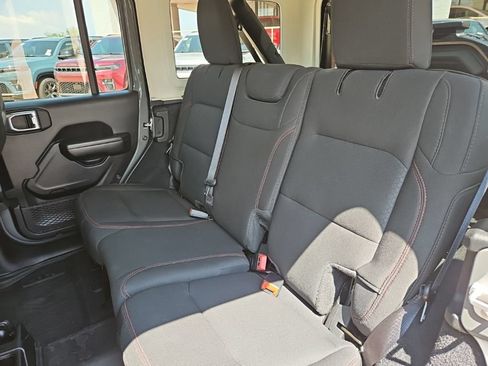 Used 2021 Jeep Wrangler Unlimited Rubicon AWD/4WD image 18