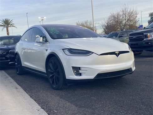 Used 2018 Tesla Model X 100D image 3