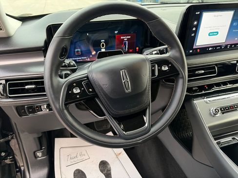 Used 2025 Lincoln Aviator AWD image 22