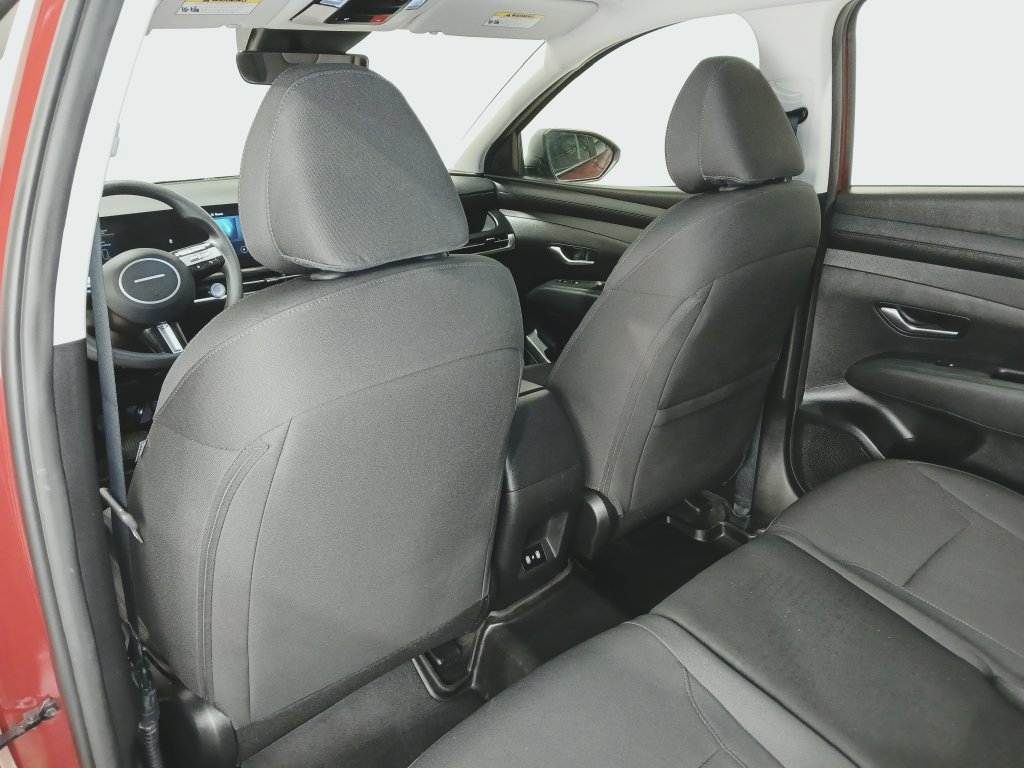 Used 2025 Hyundai Tucson SE AWD/4WD image 15