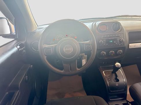 Used 2016 Jeep Compass Sport AWD/4WD image 18