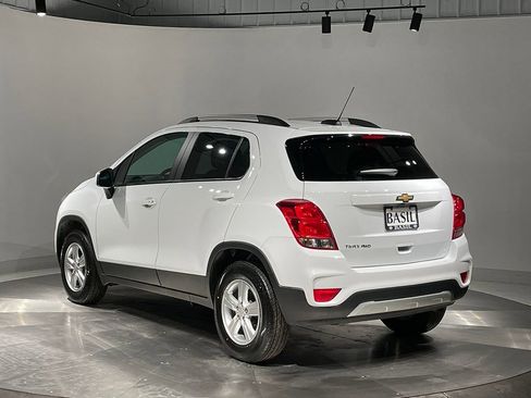 Used 2022 Chevrolet Trax LT w/ LT Convenience Package image 13