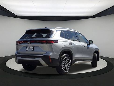 New 2025 Volkswagen Tiguan S image 7