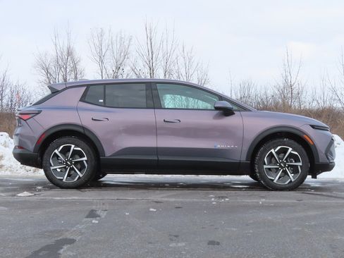 New 2026 Chevrolet Equinox EV LT image 2