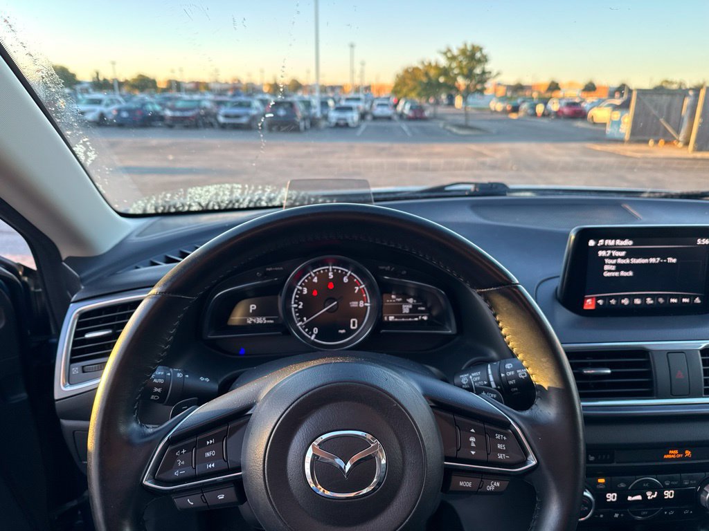 Used 2018 MAZDA MAZDA3 Grand Touring w/ Premium Equipment Package FWD image 12