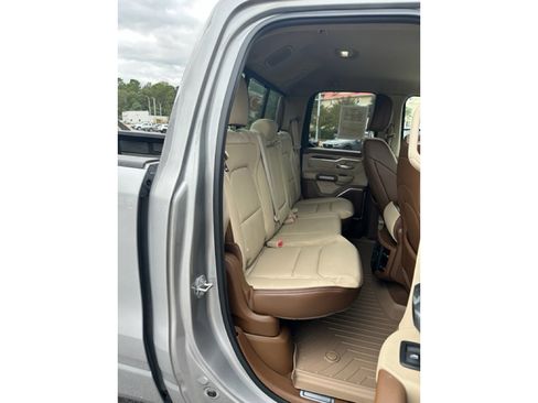 Used 2019 RAM 1500 Laramie image 24