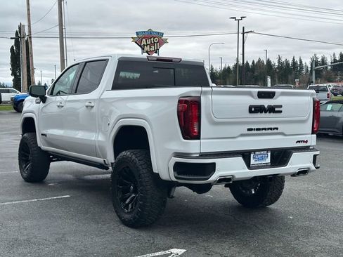 Used 2023 GMC Sierra 1500 AT4 w/ AT4 Preferred Package image 4