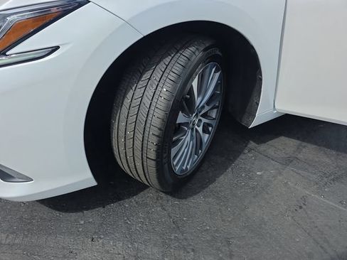 Used 2019 Lexus ES 350 w/ Accessory Package 2 FWD image 33