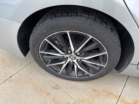 Used 2023 Toyota Camry SE image 9