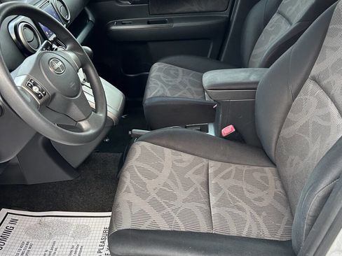 Used 2016 Jeep Renegade Sport image 12