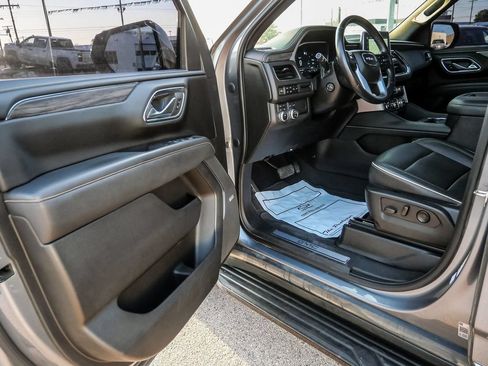 Used 2022 GMC Yukon SLT w/ SLT Premium Package AWD/4WD image 35