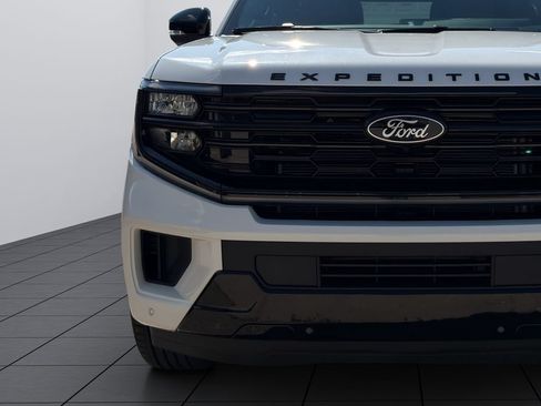 New 2026 Ford Expedition Max Platinum w/ Stealth Performance Package AWD/4WD image 9