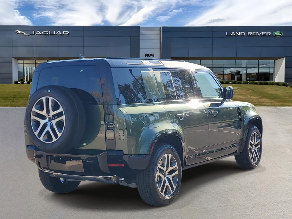 New 2026 Land Rover Defender 110 X-Dynamic SE AWD/4WD image 3