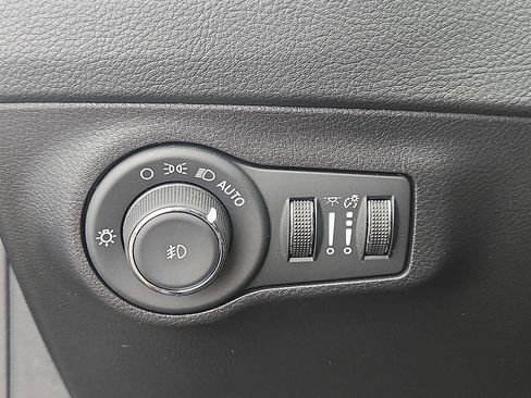 Used 2020 Jeep Compass Latitude w/ Popular Equipment Group AWD/4WD image 22