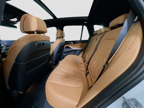 New 2026 BMW X5 xDrive50e w/ M Sport Package image 25