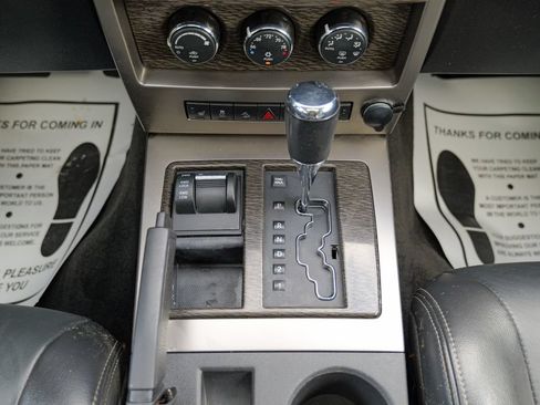 Used 2011 Jeep Liberty Limited w/ Chrome Accents Group AWD/4WD image 50