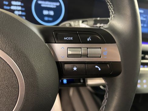 Used 2025 Hyundai Sonata Limited image 18