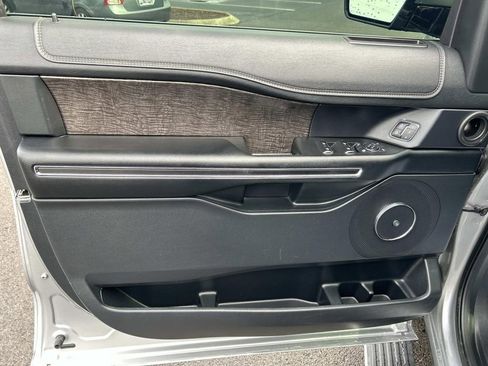 Used 2021 Ford Expedition Max Limited image 27