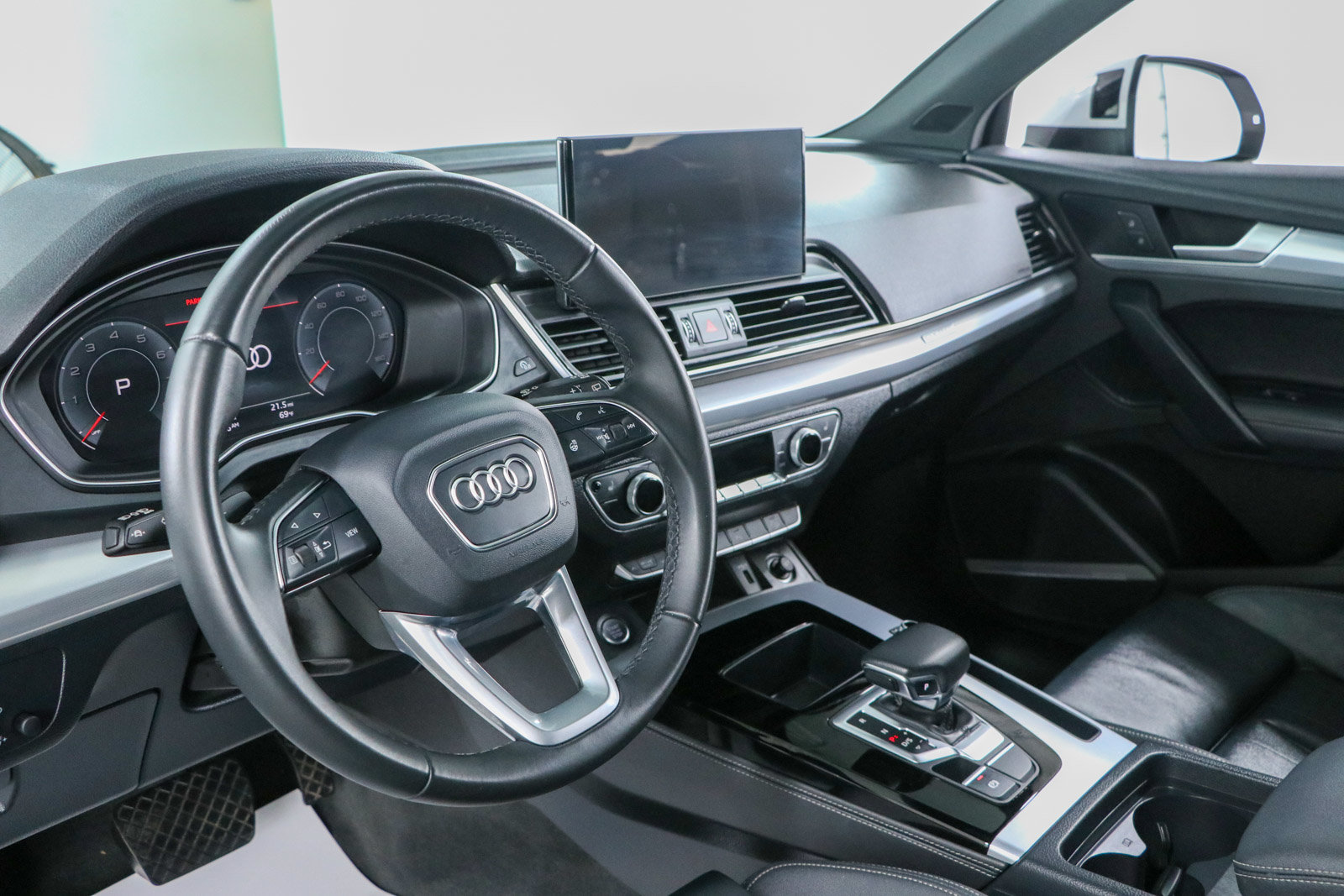 Used 2023 Audi Q5 2.0T Premium Plus w/ Premium Plus Package AWD/4WD image 23