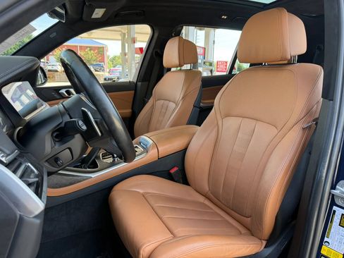 Used 2022 BMW X7 xDrive40i w/ M Sport Package AWD/4WD image 27