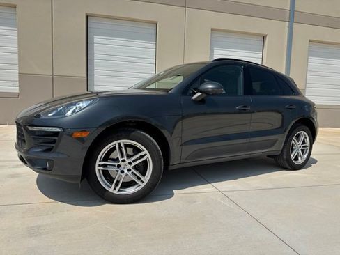 Used 2017 Porsche Macan AWD/4WD image 1