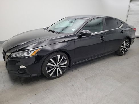 Used 2019 Nissan Altima 2.5 SR image 2