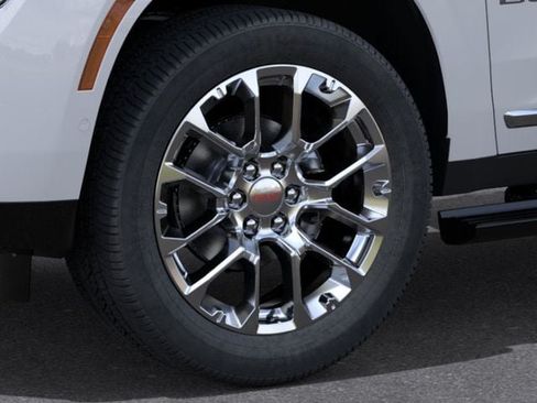 Used 2026 GMC Yukon Denali w/ Sun & Power Step Package AWD/4WD image 9